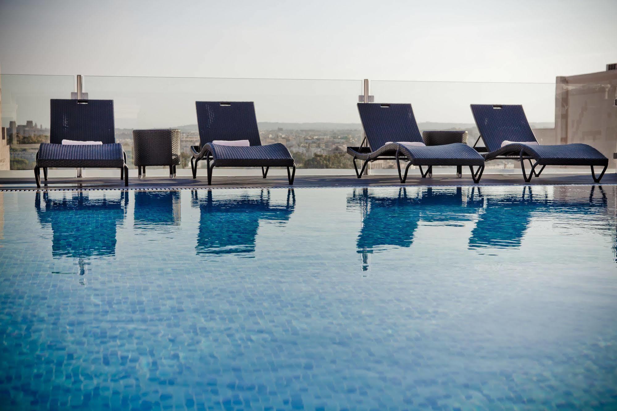 Labranda Rocca Nettuno Suites Слима Экстерьер фото